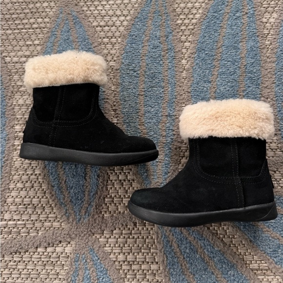 UGG Girls Toddlers Jorie II Zip Up Boot Size 7 Black - Picture 1 of 6